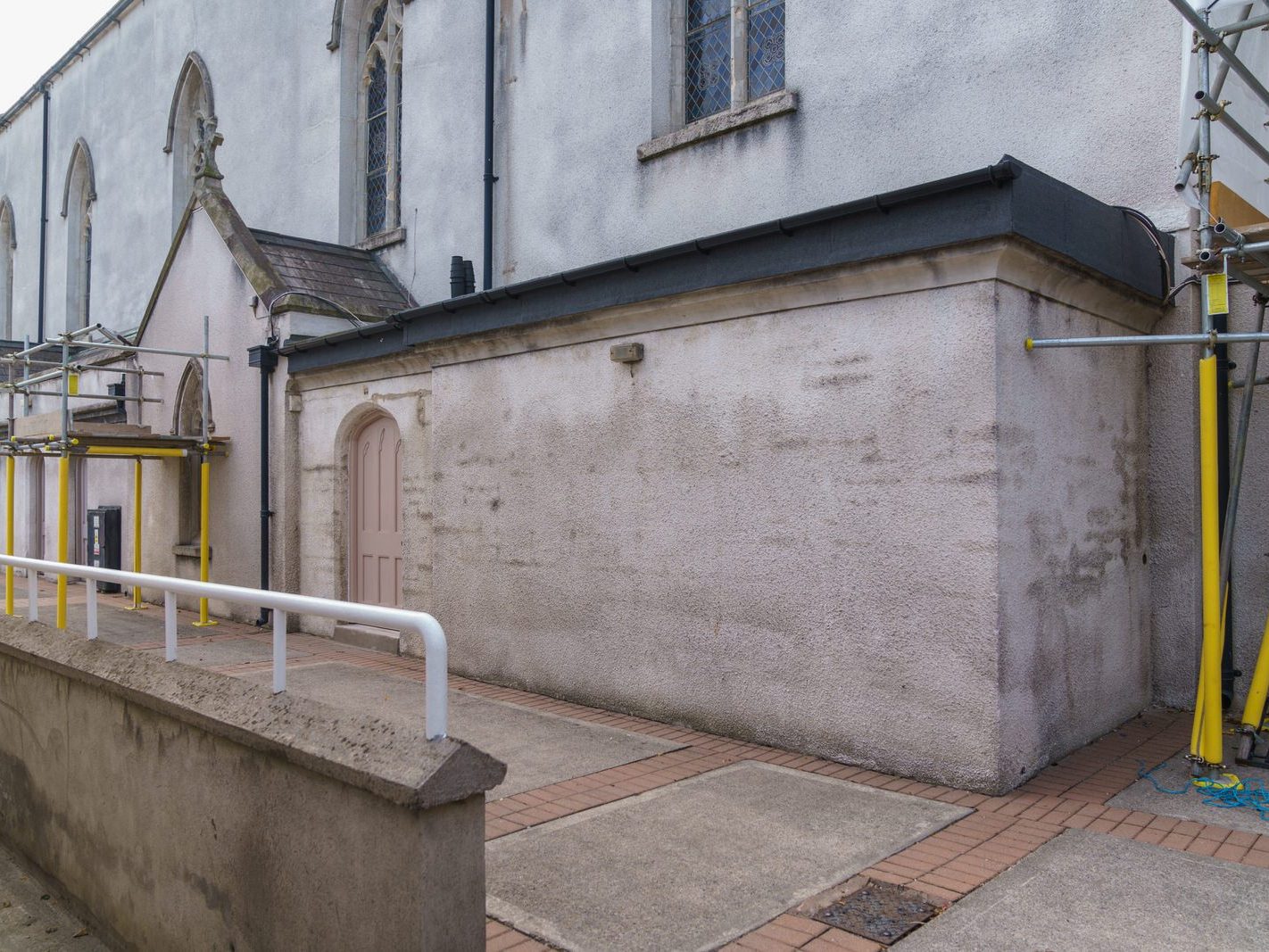 ST JOHN THE BAPTIST CATHOLIC CHURCH [CLONTARF ROAD AND CHURCH GATE AVENUE]-244367-1