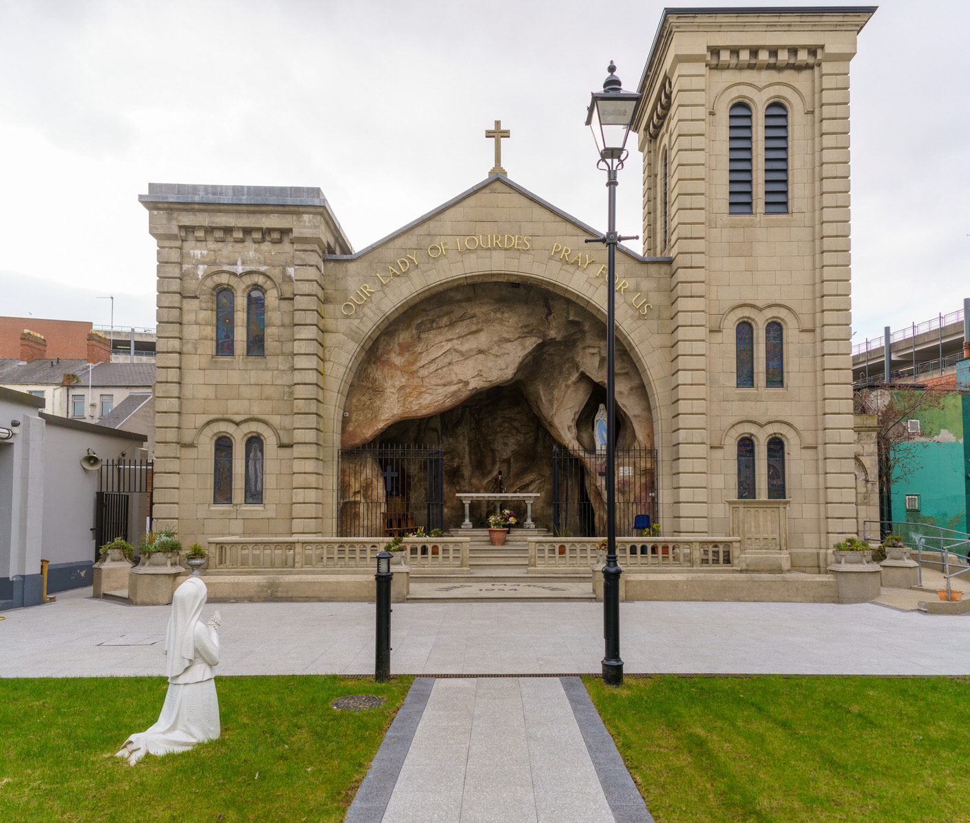 ST MARY'S CHURCH IN BELFAST AND THE MARIAN GROTTO [CHAPEL LANE IN THE SMITHFIELD AREA] 006