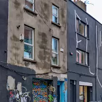ELLIOTS BAKERY ON EAST ARRAN STREET [THE STORY BEHIND THE GRAFFITI LIKE LOGO]-260459-1