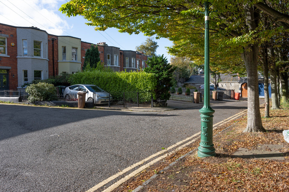 BOTANIC AVENUE AND PARK
