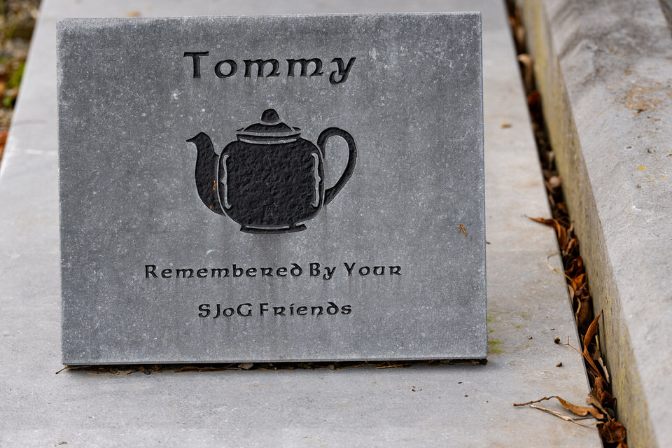 A UNIQUE GRAVESIDE TRIBUTE