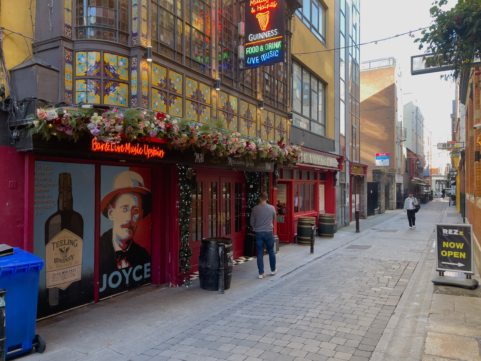 DAME LANE [CONNECTING GREAT SOUTH GEORGE'S STREET TO TRINITY LANE]
 016