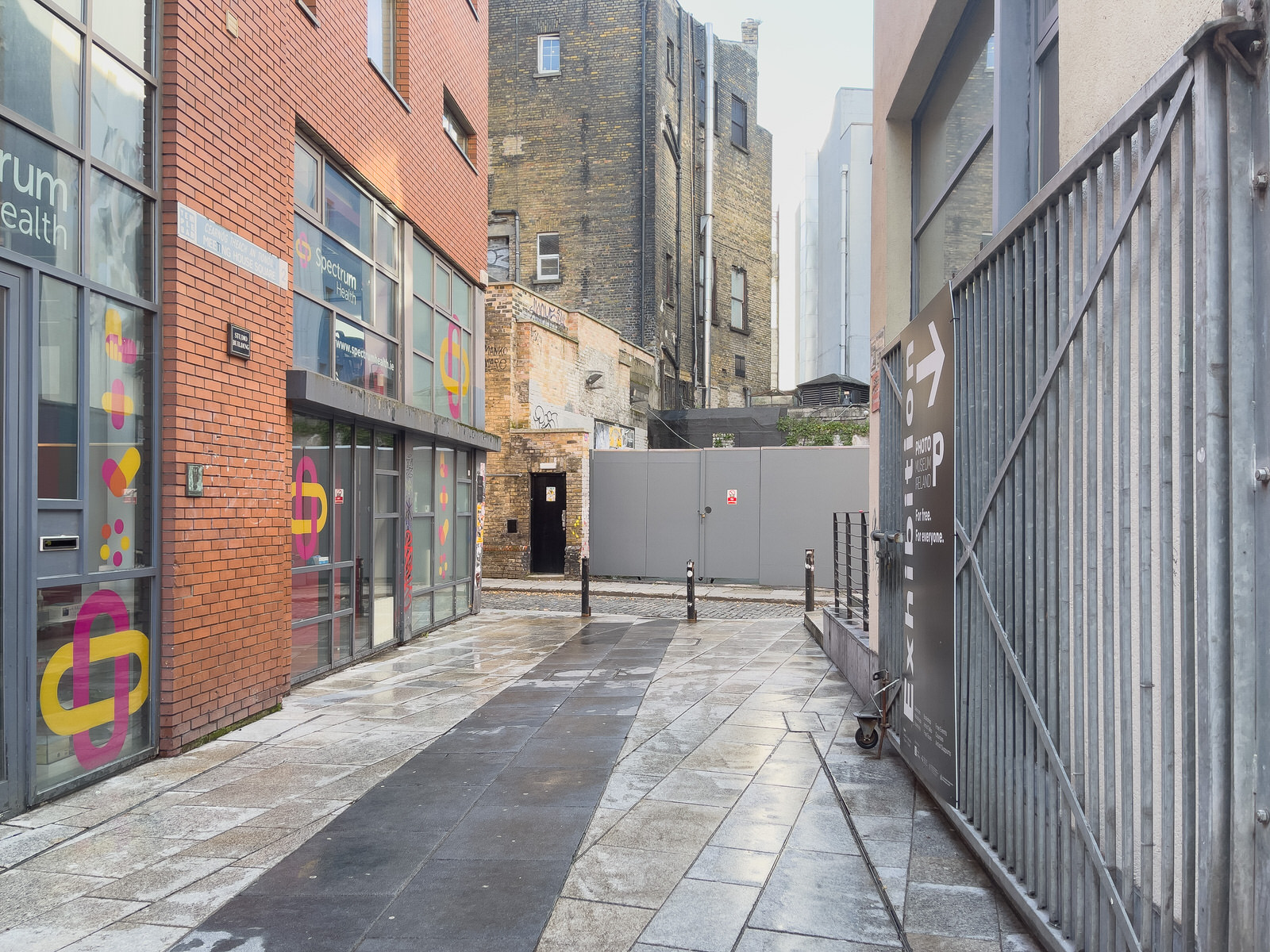 MEETING HOUSE SQUARE [OFF EUSTACE STREET AND EAST ESSEX STREET]
 005