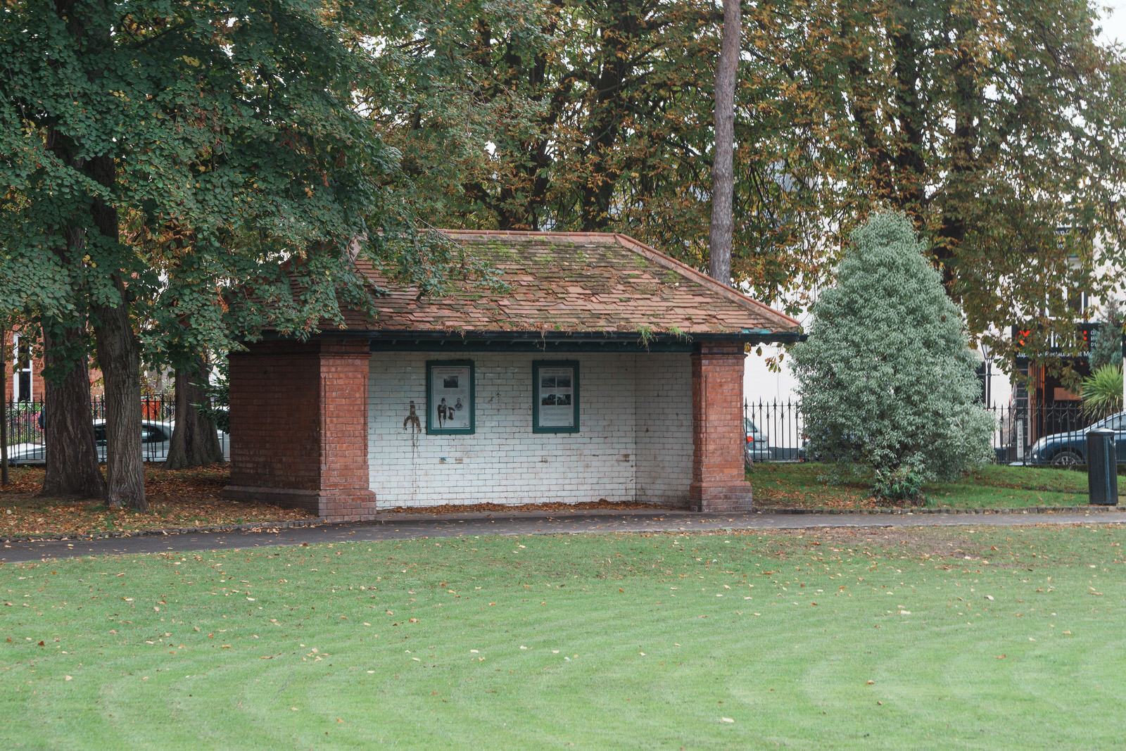 A SMALL BUT POPULAR PUBLIC PARK [IN HAROLD'S CROSS] 002