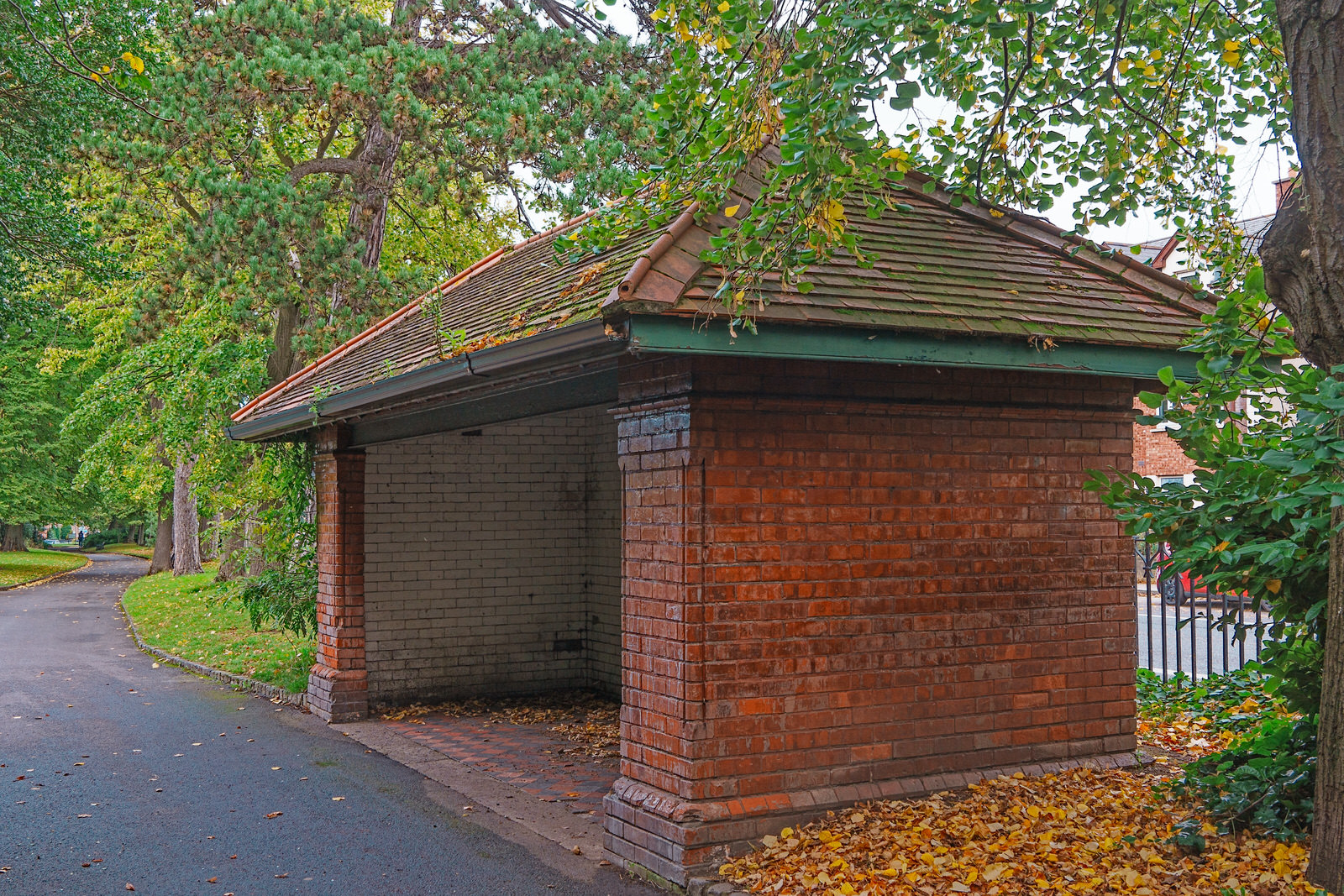 A SMALL BUT POPULAR PUBLIC PARK [IN HAROLD'S CROSS] 007