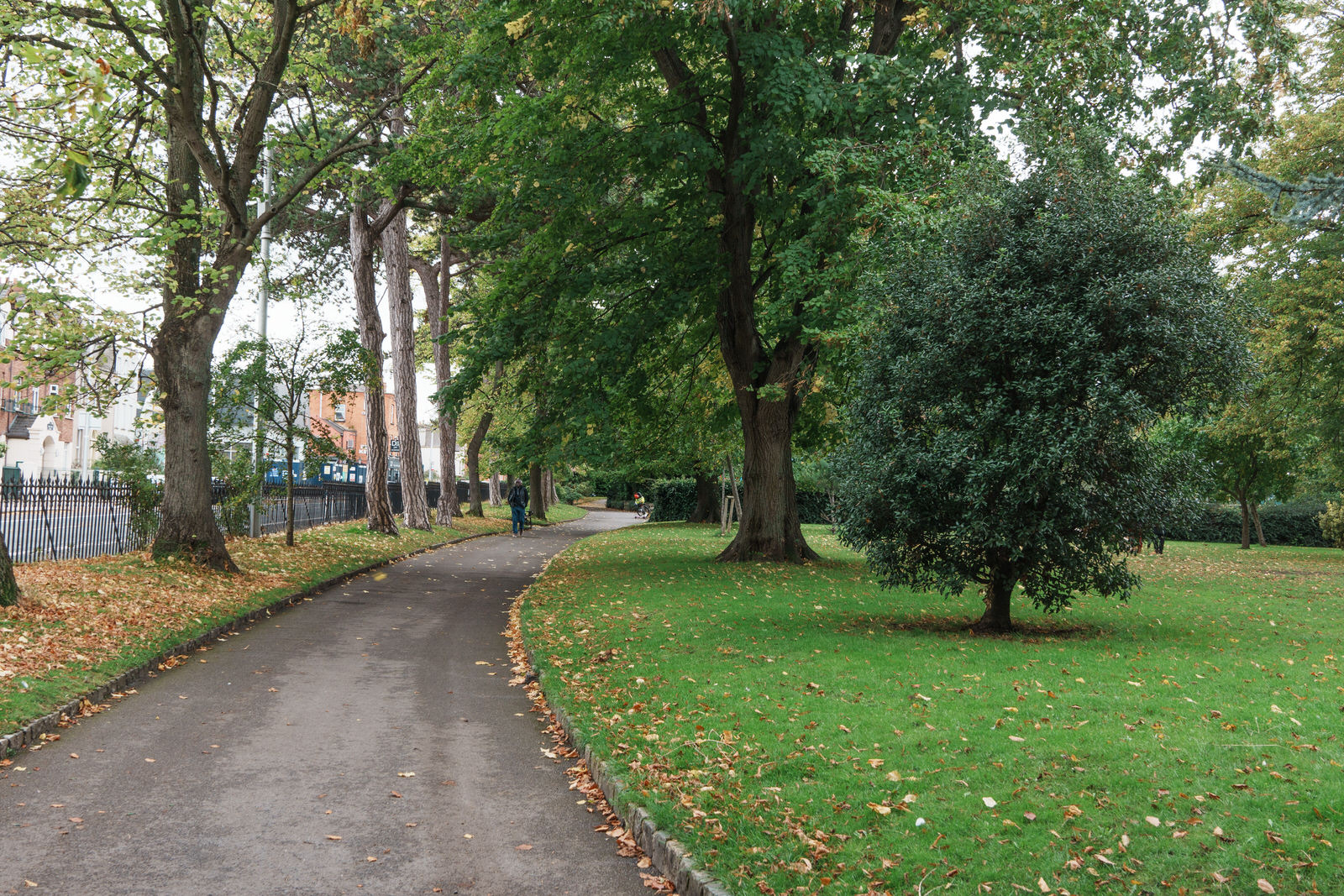 A SMALL BUT POPULAR PUBLIC PARK [IN HAROLD'S CROSS] 009