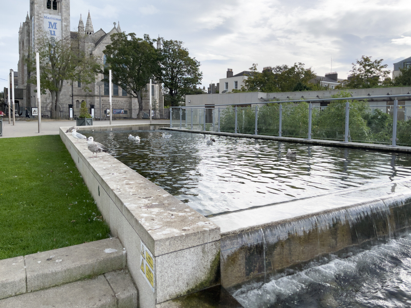 THE WATER FEATURE AT THE DLR LEXICON [MORAN PARK DUN LAOGHAIRE 10 OCTOBER 2023] 006