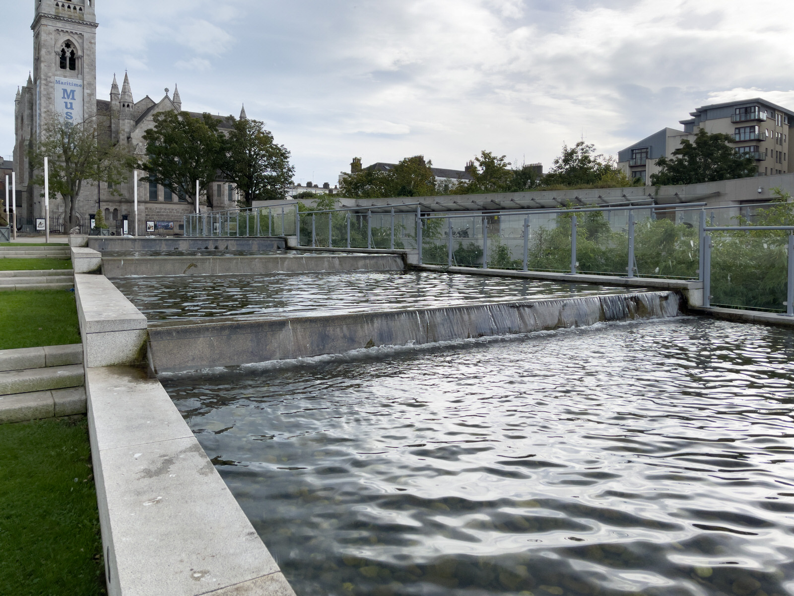 THE WATER FEATURE AT THE DLR LEXICON [MORAN PARK DUN LAOGHAIRE 10 OCTOBER 2023] 007