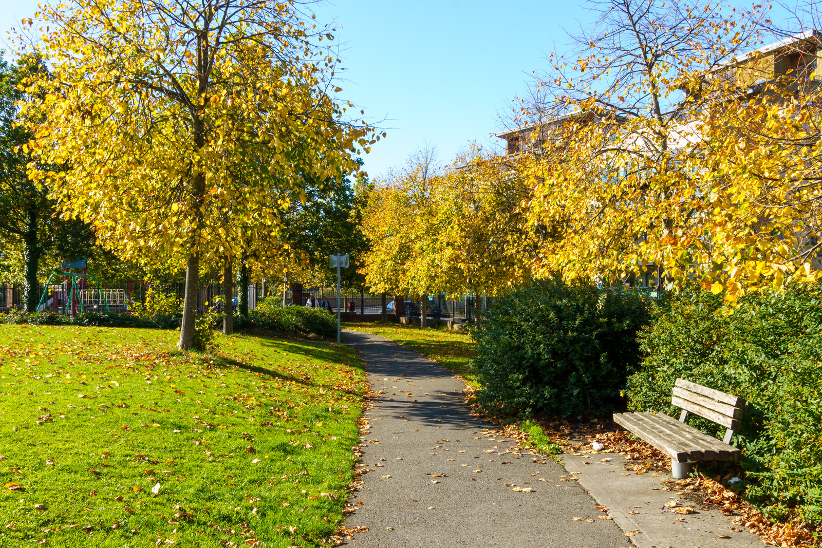 ROYAL CANAL CRESCENT