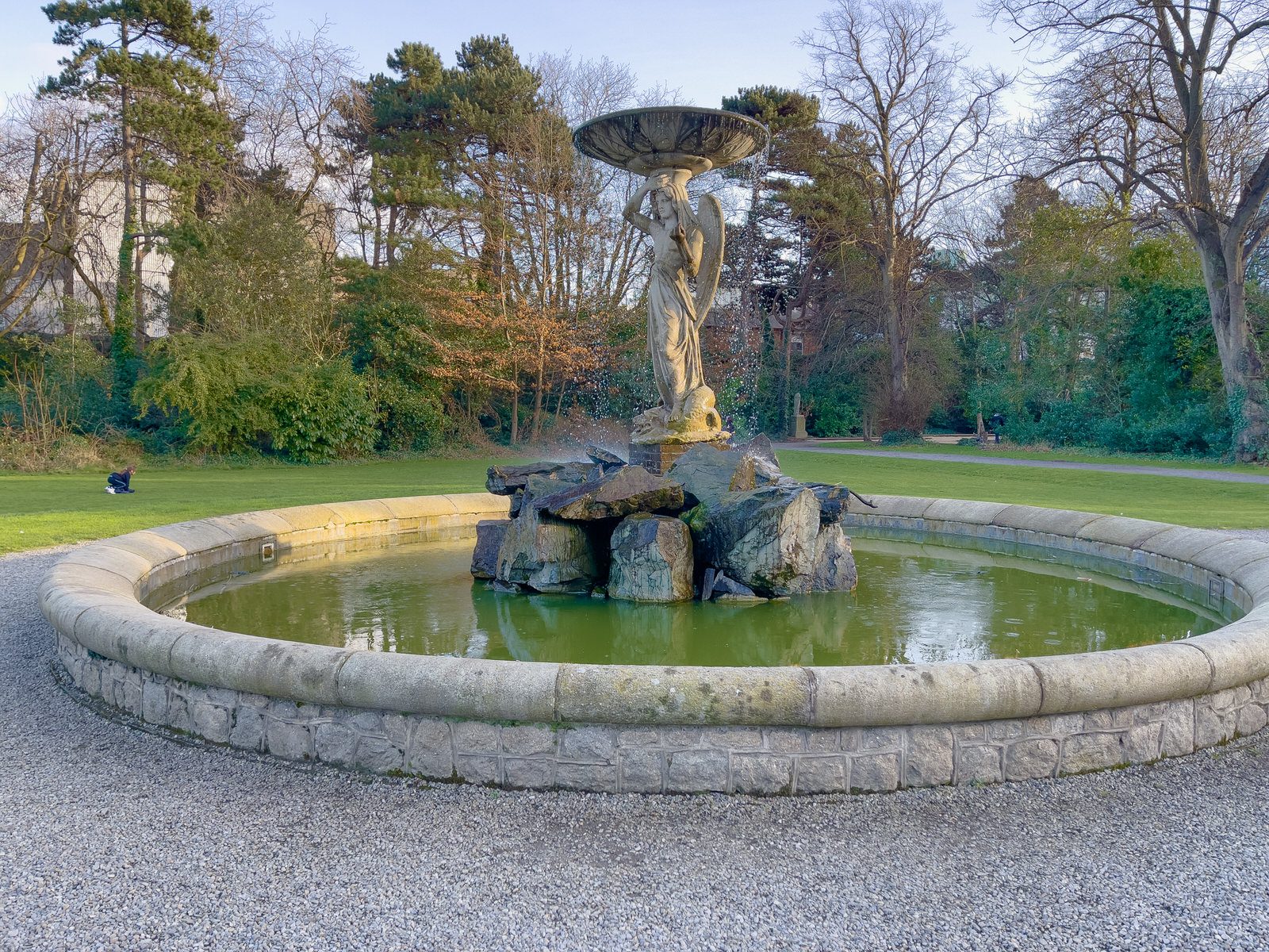 WATER FEATURES AT IVEAGH GARDENS 002