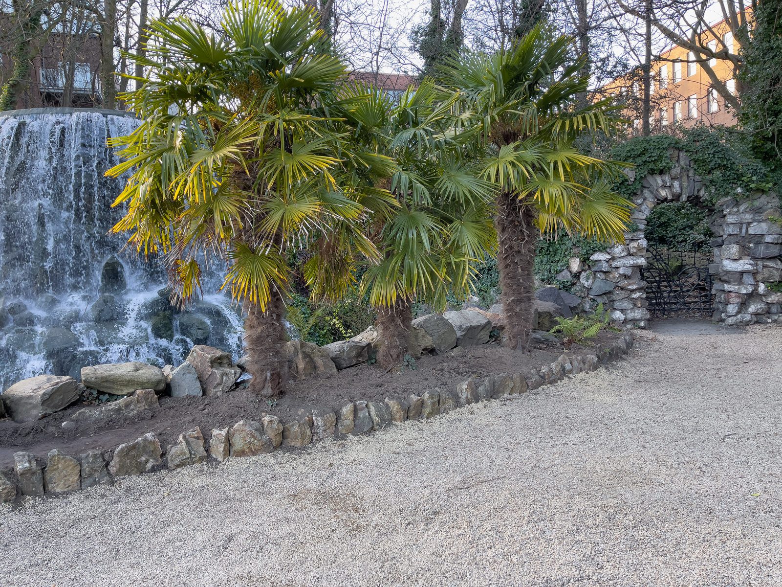 WATER FEATURES AT IVEAGH GARDENS 005
