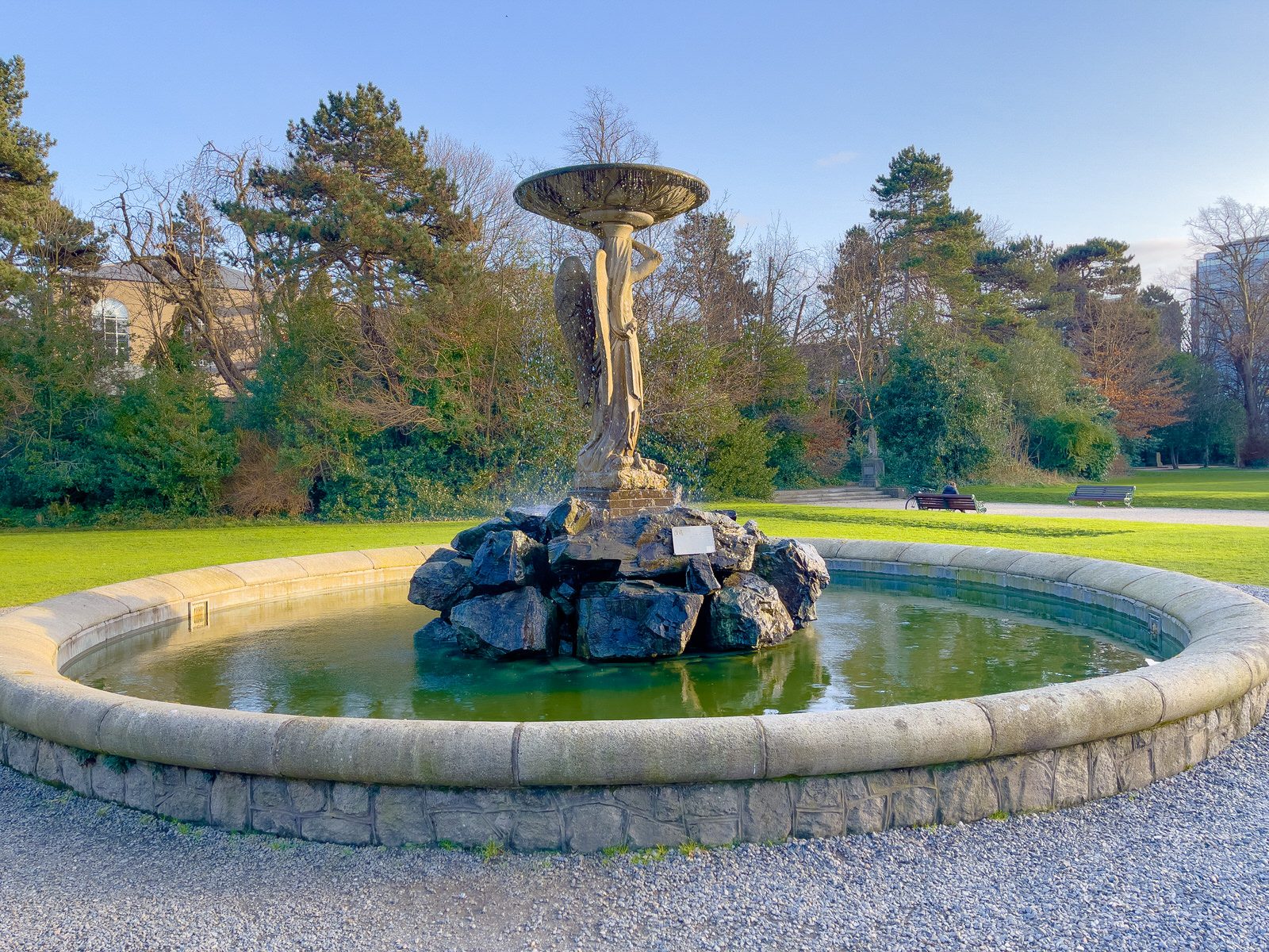WATER FEATURES AT IVEAGH GARDENS 003