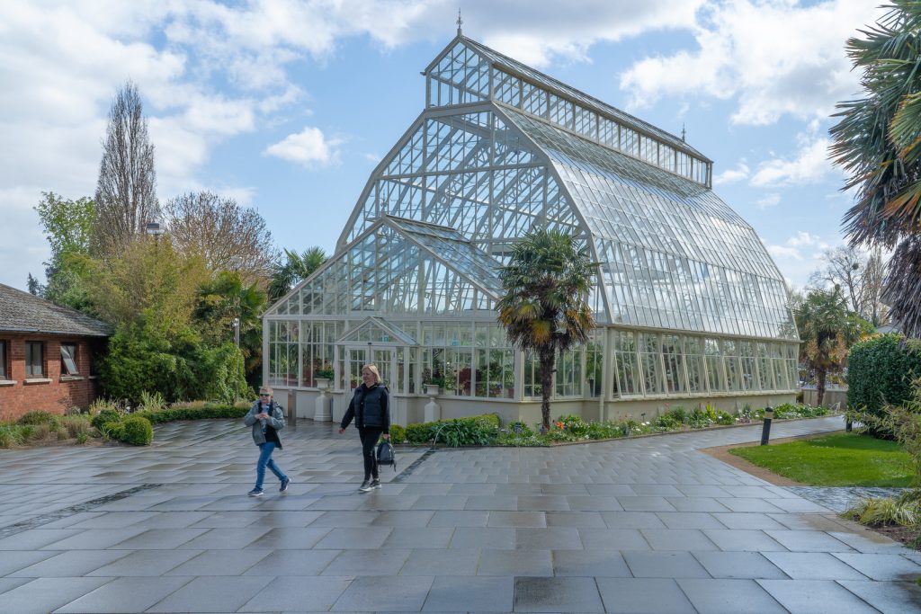 A FEW OF THE GLASSHOUSES IN THE BOTANIC GARDENS  001