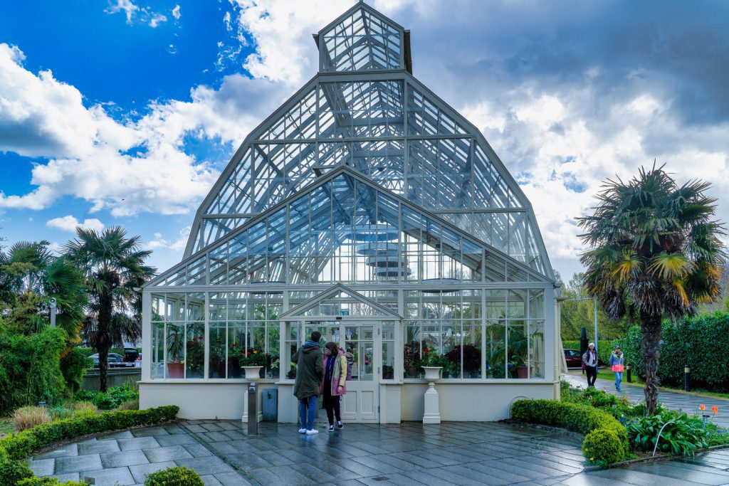 A FEW OF THE GLASSHOUSES IN THE BOTANIC GARDENS  002
