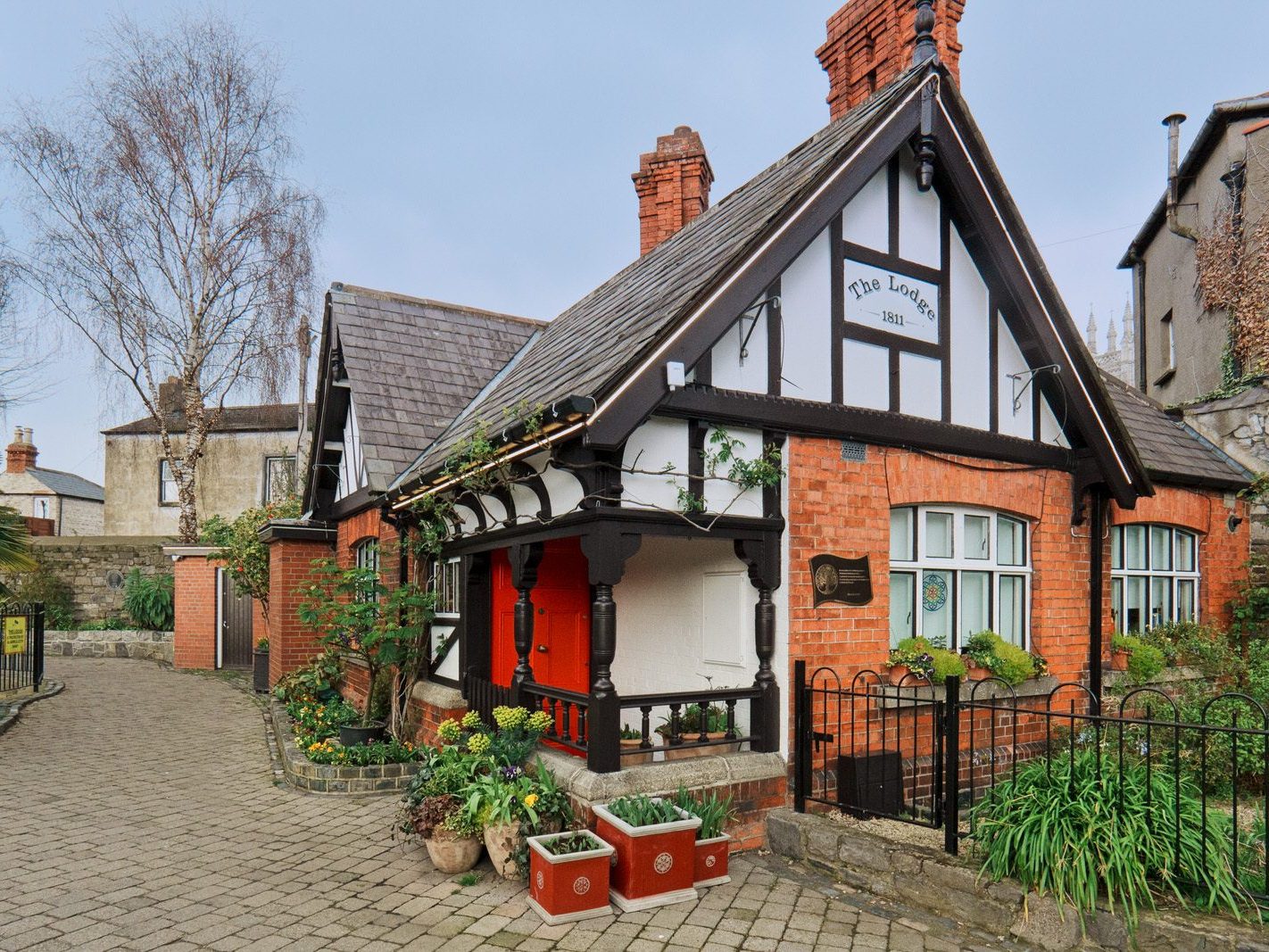 BLESSINGTON STREET BASIN [A SECRET RETREAT WITHIN A VERY BUSY PART OF THE CITY-229347-1