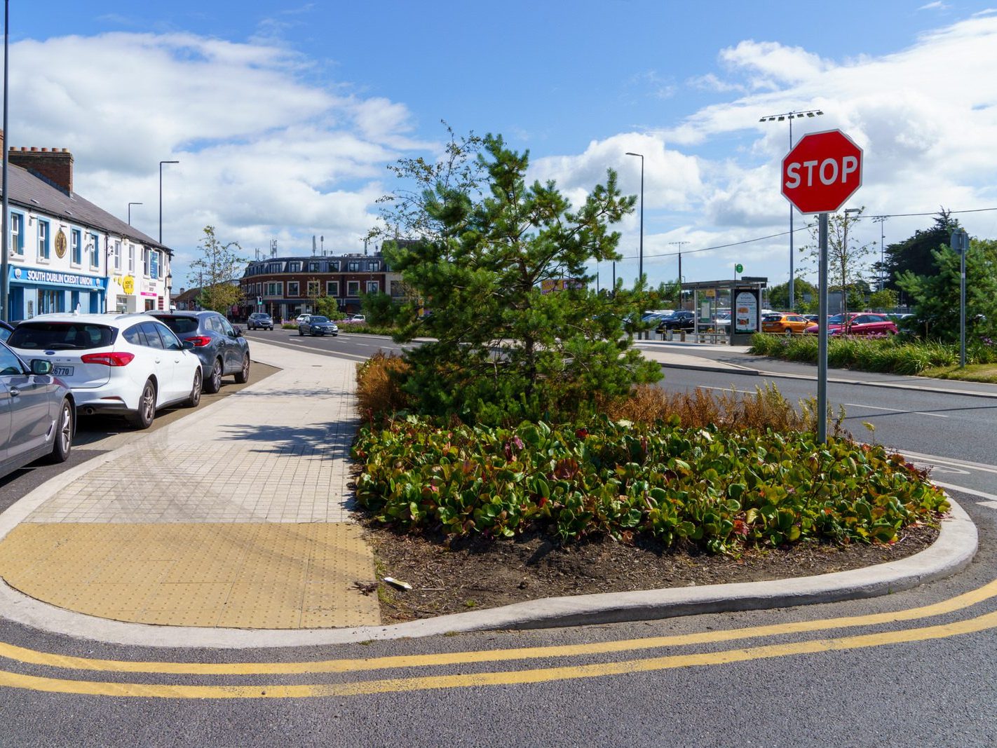 AN ATTRACTIVE COLLECTION OF MICRO GARDENS AND POCKET PARKS [ON LOWER KILMACUD ROAD]-239062-1