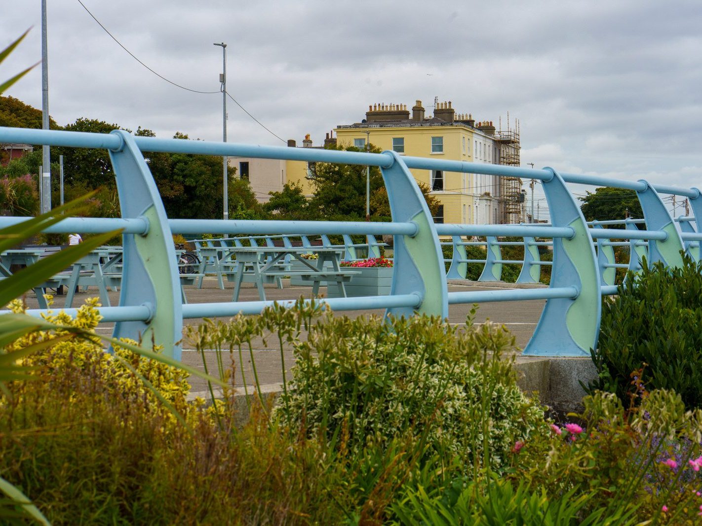 SEAPOINT PUBLIC PARK IN DUN LAOGHAIRE [BETWEEN SEAPOINT STATION AND SALTHILL MONKSTOWN STATION]-240514-1