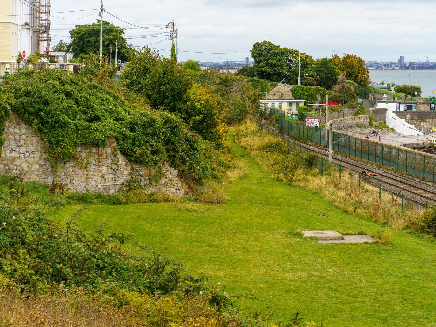 SEAPOINT PUBLIC PARK IN DUN LAOGHAIRE [BETWEEN SEAPOINT STATION AND SALTHILL MONKSTOWN STATION]-240518-1