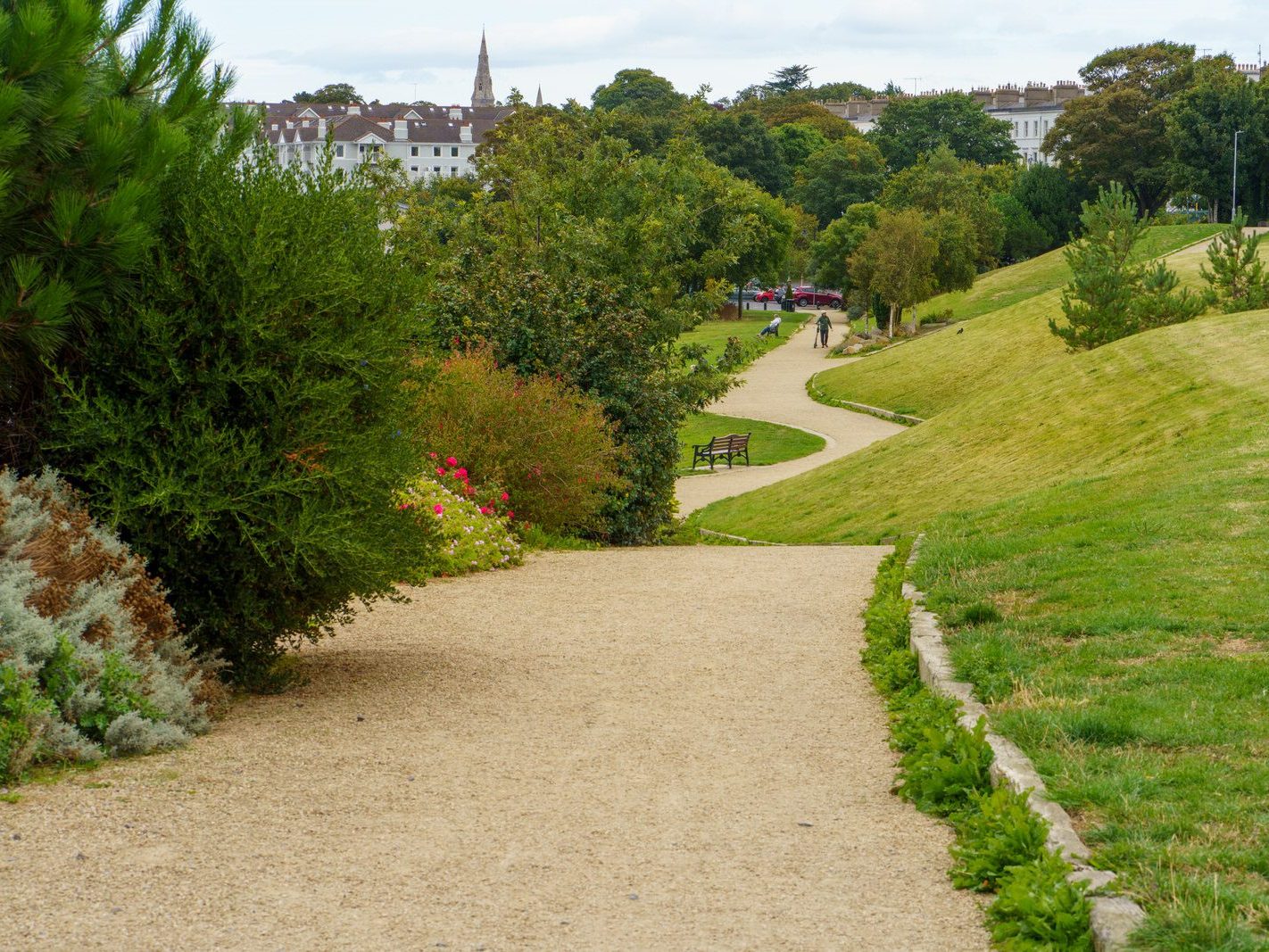 SEAPOINT PUBLIC PARK IN DUN LAOGHAIRE [BETWEEN SEAPOINT STATION AND SALTHILL MONKSTOWN STATION]-240525-1