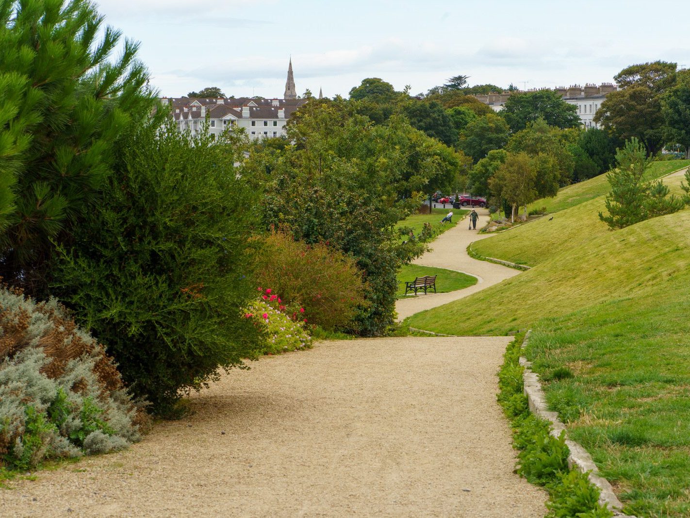 SEAPOINT PUBLIC PARK IN DUN LAOGHAIRE [BETWEEN SEAPOINT STATION AND SALTHILL MONKSTOWN STATION]-240526-1