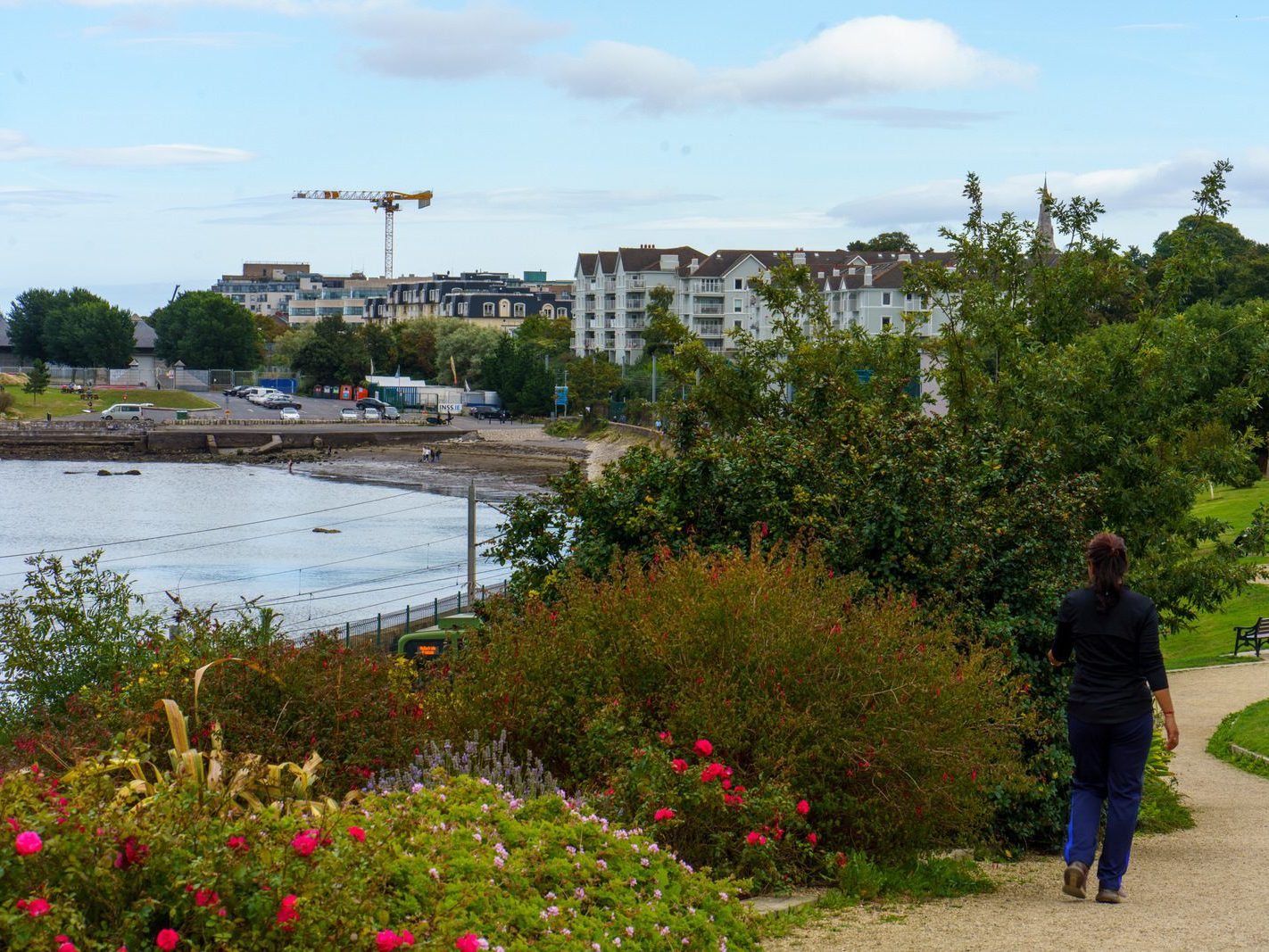 SEAPOINT PUBLIC PARK IN DUN LAOGHAIRE [BETWEEN SEAPOINT STATION AND SALTHILL MONKSTOWN STATION]-240528-1