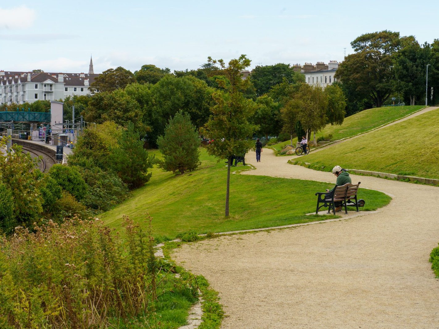 SEAPOINT PUBLIC PARK IN DUN LAOGHAIRE [BETWEEN SEAPOINT STATION AND SALTHILL MONKSTOWN STATION]-240536-1