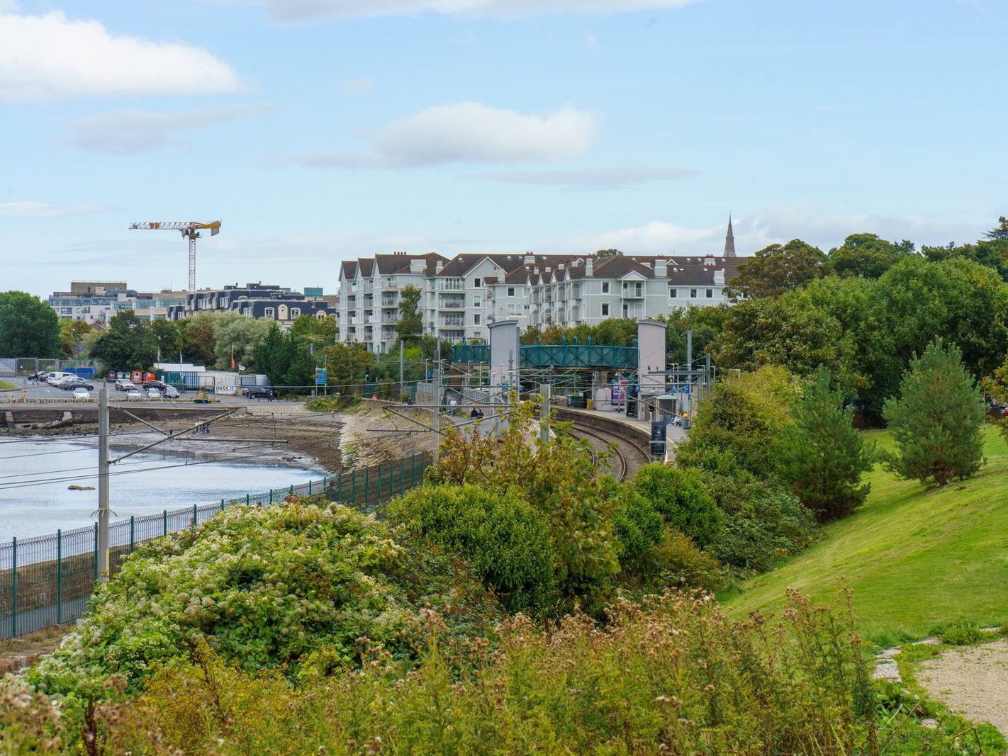 SEAPOINT PUBLIC PARK IN DUN LAOGHAIRE [BETWEEN SEAPOINT STATION AND SALTHILL MONKSTOWN STATION]-240538-1