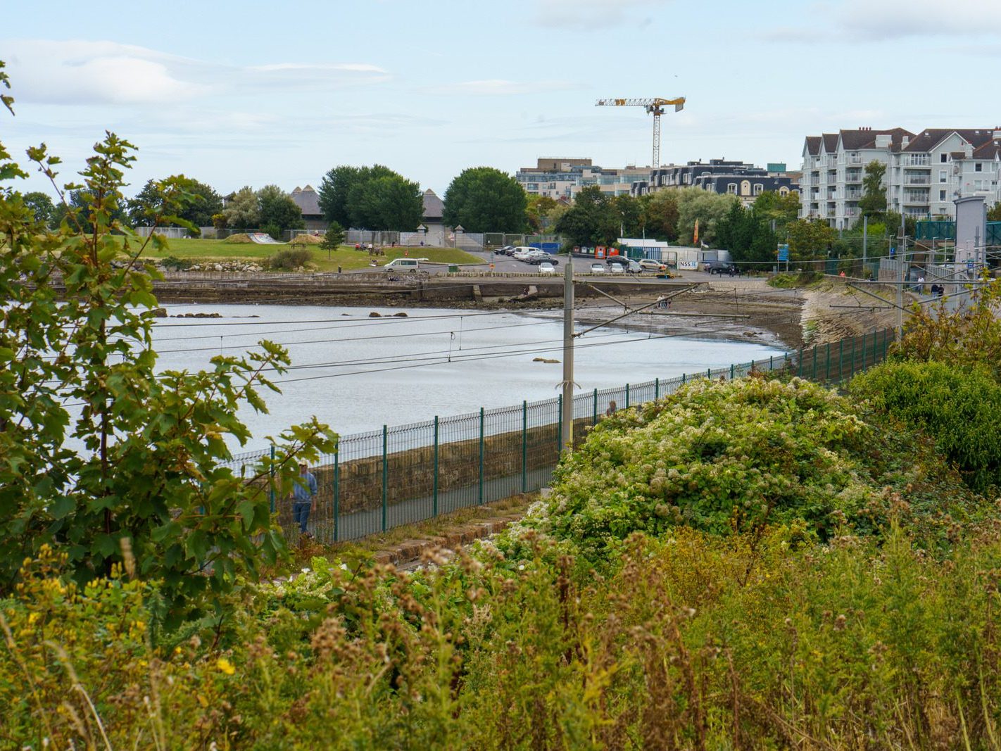 SEAPOINT PUBLIC PARK IN DUN LAOGHAIRE [BETWEEN SEAPOINT STATION AND SALTHILL MONKSTOWN STATION]-240540-1