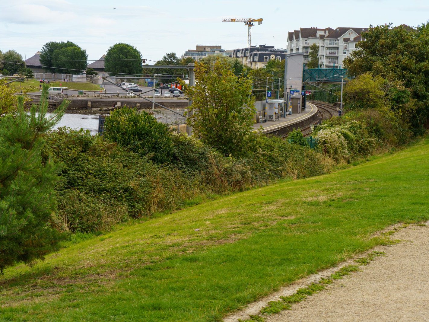 SEAPOINT PUBLIC PARK IN DUN LAOGHAIRE [BETWEEN SEAPOINT STATION AND SALTHILL MONKSTOWN STATION]-240541-1