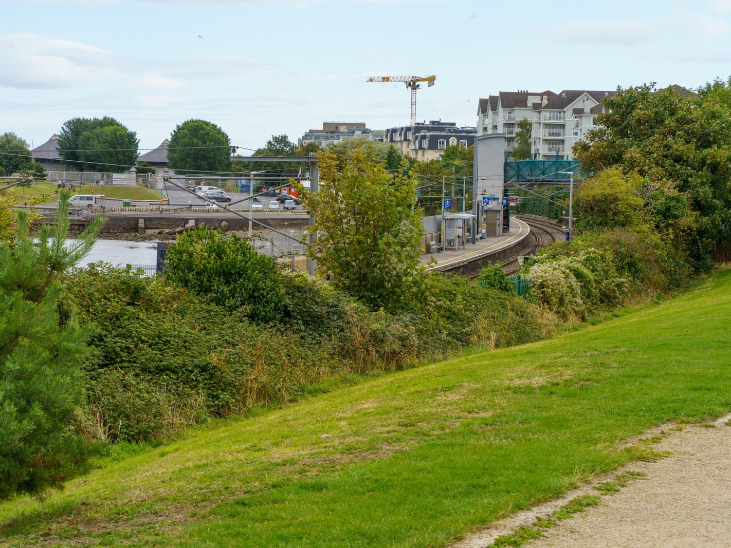 SEAPOINT PUBLIC PARK IN DUN LAOGHAIRE [BETWEEN SEAPOINT STATION AND SALTHILL MONKSTOWN STATION]-240542-1