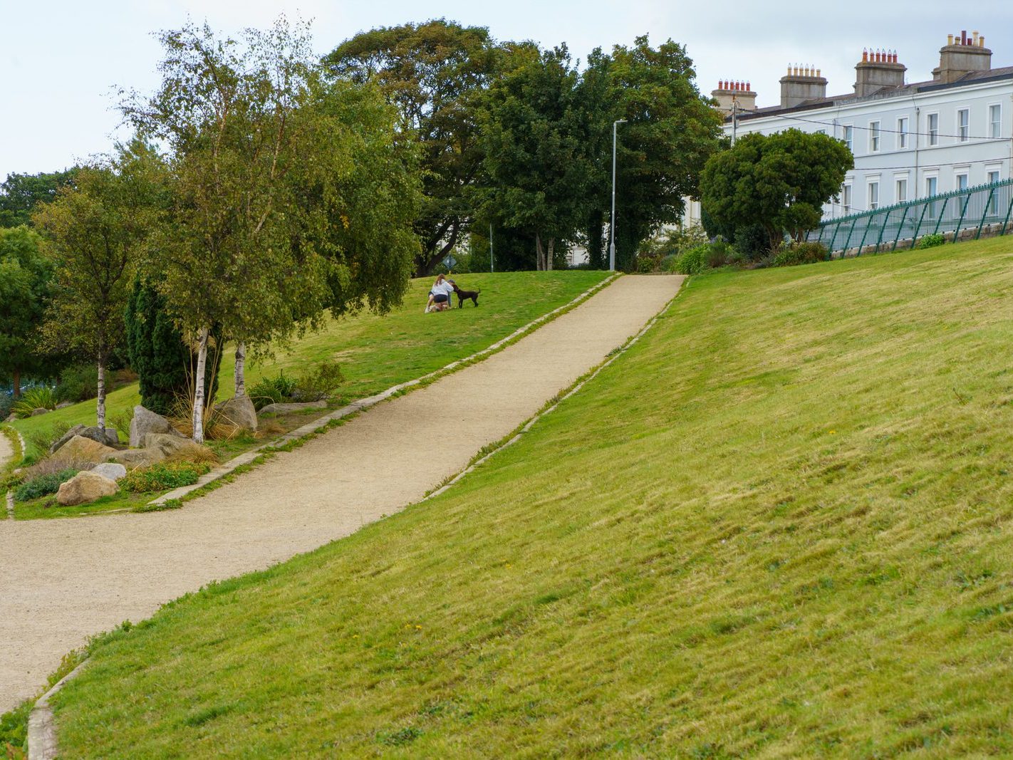 SEAPOINT PUBLIC PARK IN DUN LAOGHAIRE [BETWEEN SEAPOINT STATION AND SALTHILL MONKSTOWN STATION]-240544-1