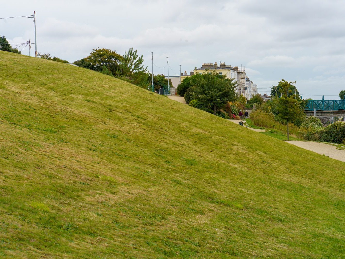 SEAPOINT PUBLIC PARK IN DUN LAOGHAIRE [BETWEEN SEAPOINT STATION AND SALTHILL MONKSTOWN STATION]-240545-1