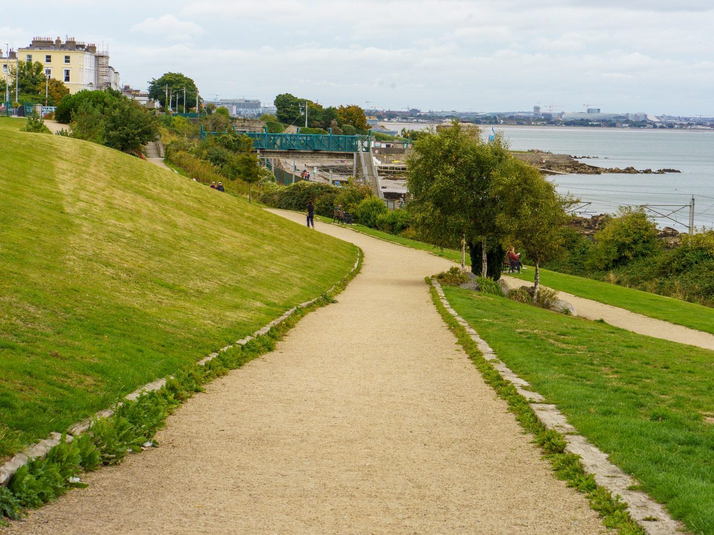 SEAPOINT PUBLIC PARK IN DUN LAOGHAIRE [BETWEEN SEAPOINT STATION AND SALTHILL MONKSTOWN STATION]-240547-1