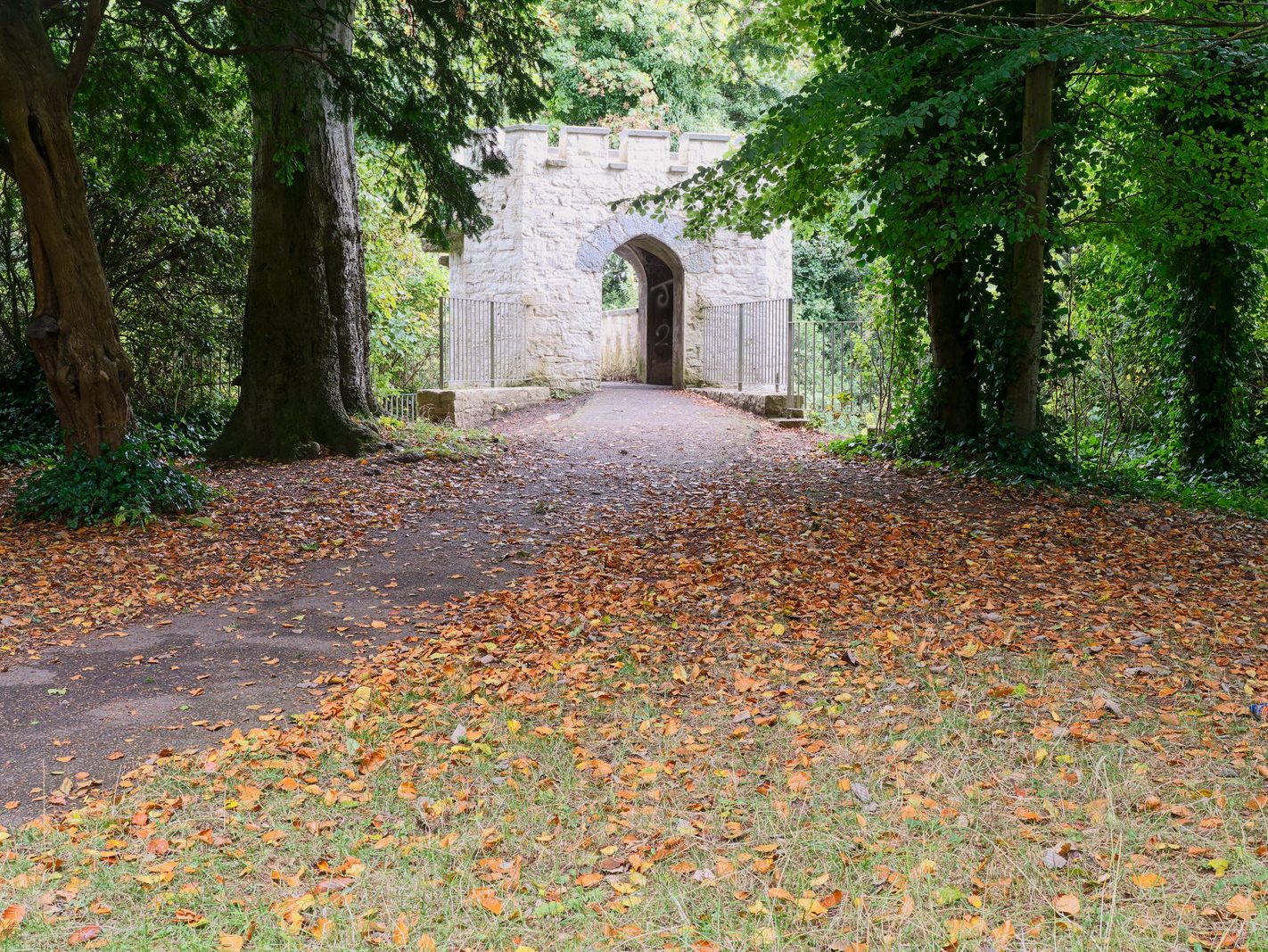 THE ANNIE LEE TOWER BRIDGE [ONE OF THE MAJOR FOLLIES AT ST ANNES PARK]-241717-1