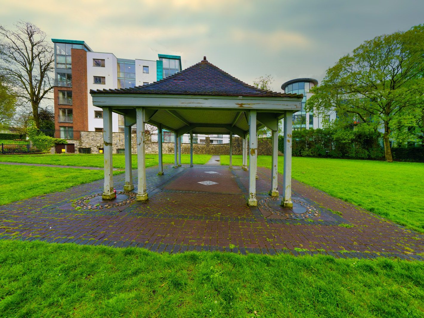 THE PEOPLE'S PARK IN LIMERICK [LOST ITS BEEBEE TREE IN 2013]-244617-1