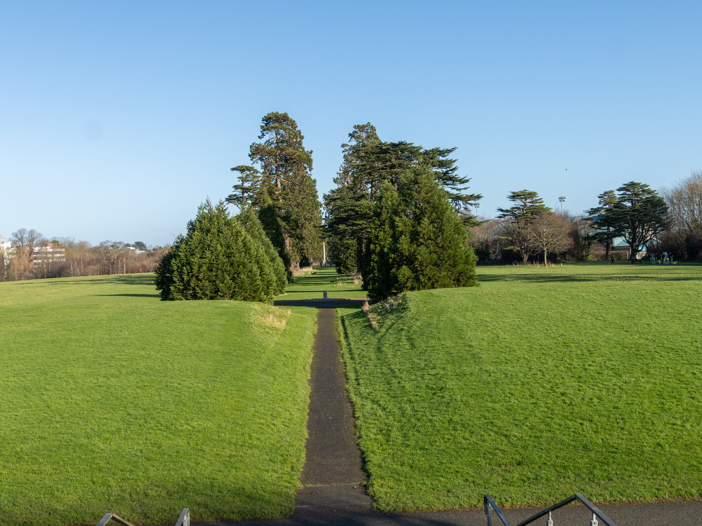 SANTRY DEMESNE PUBLIC PARK [THE PHOENIX FOLLY AND THE VIEWING AREA]-246942-1