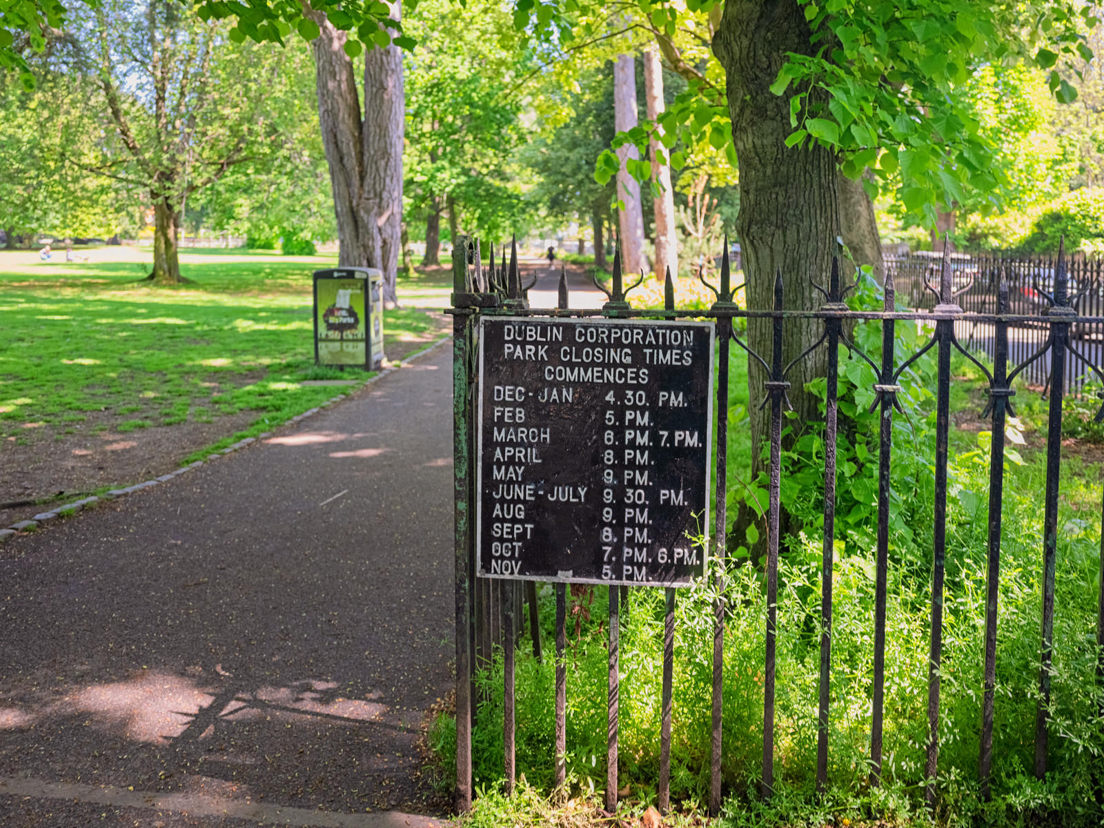 PALMERSTON PUBLIC PARK [IN THE DUBLIN SUBURB OF DARTRY]-251120-1