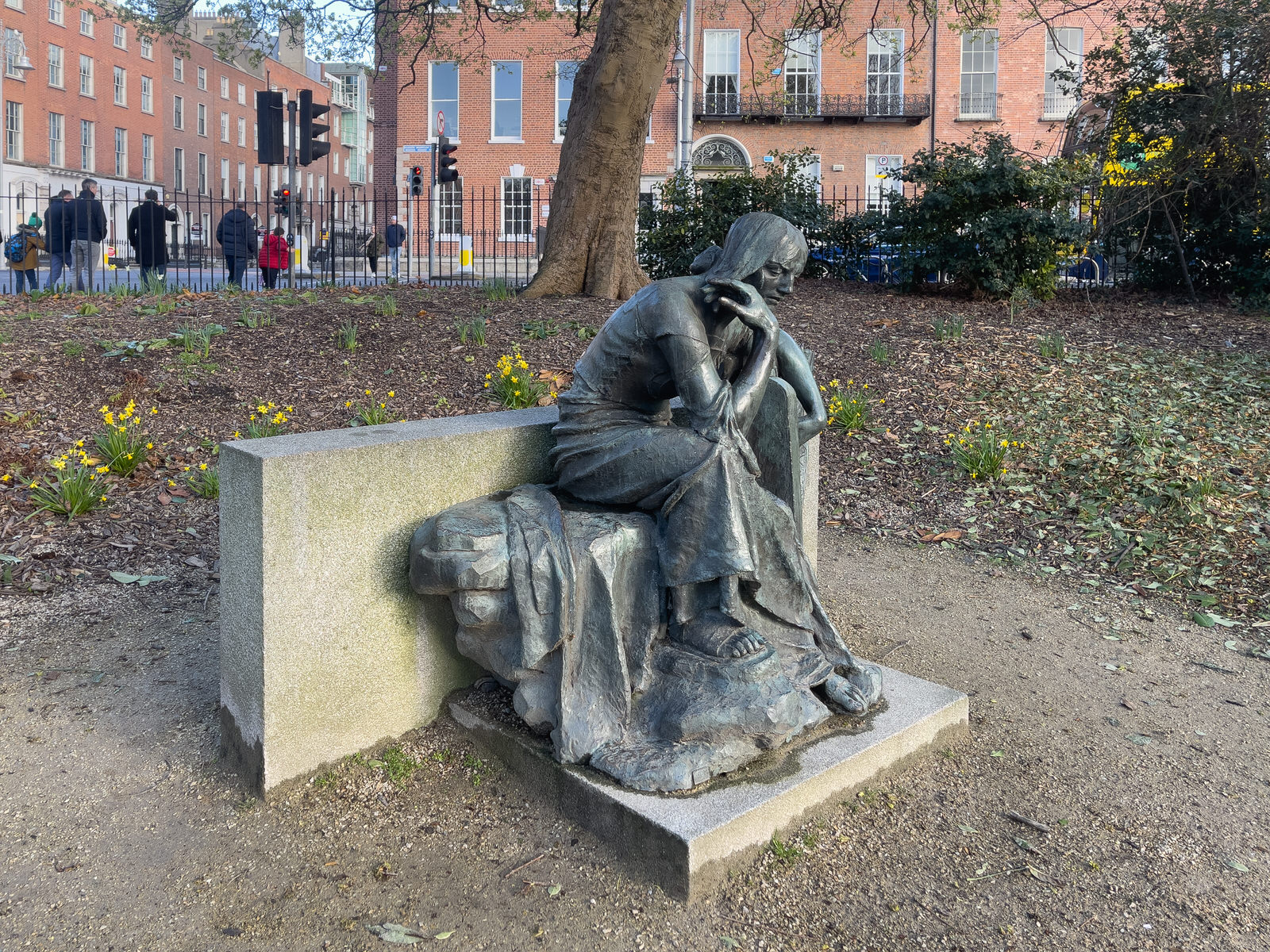 ÉIRE MEMORIAL RESTORED AND RELOCATED WITHIN MERRION SQUARE PARK