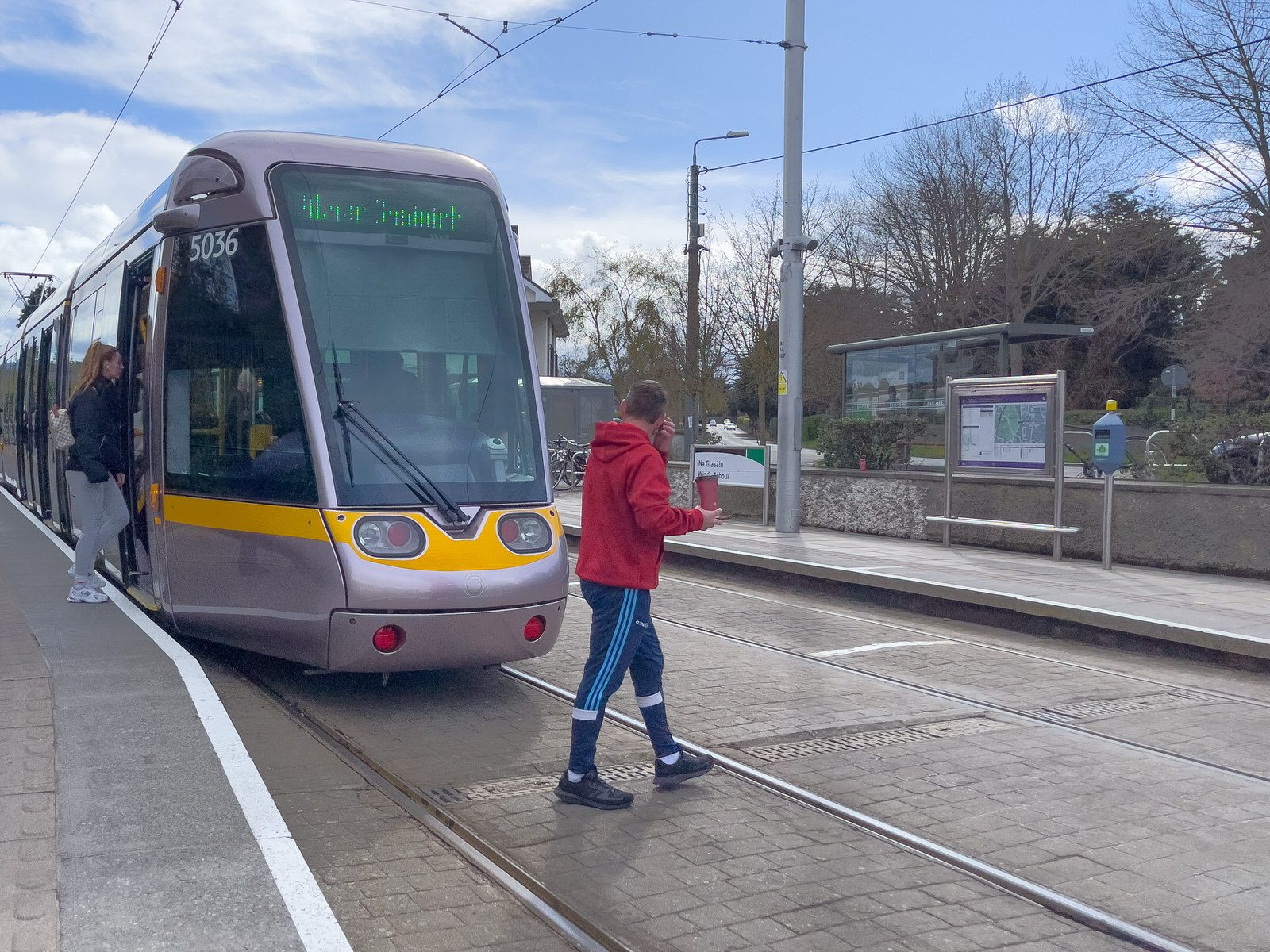 THE LUAS TRAM STOP AT WINDY ARBOUR AND THE IMMEDIATE AREA 010