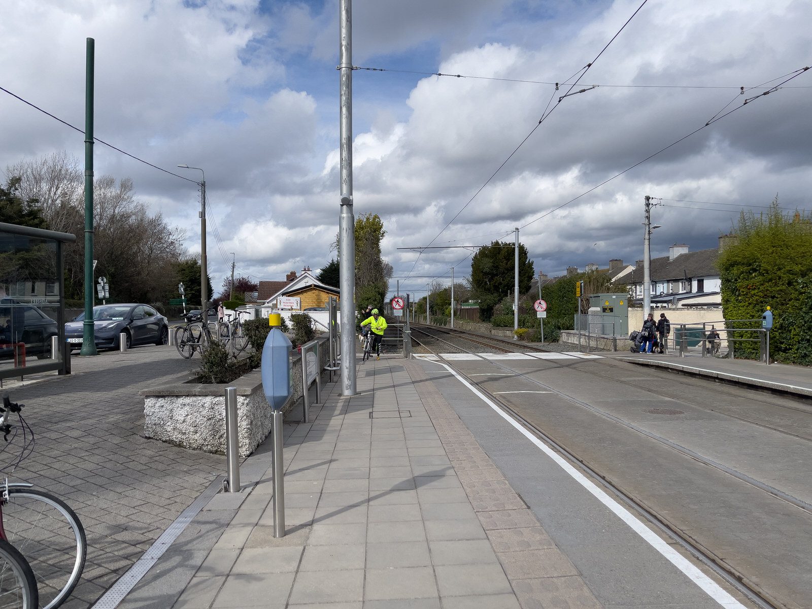 THE LUAS TRAM STOP AT WINDY ARBOUR AND THE IMMEDIATE AREA 031