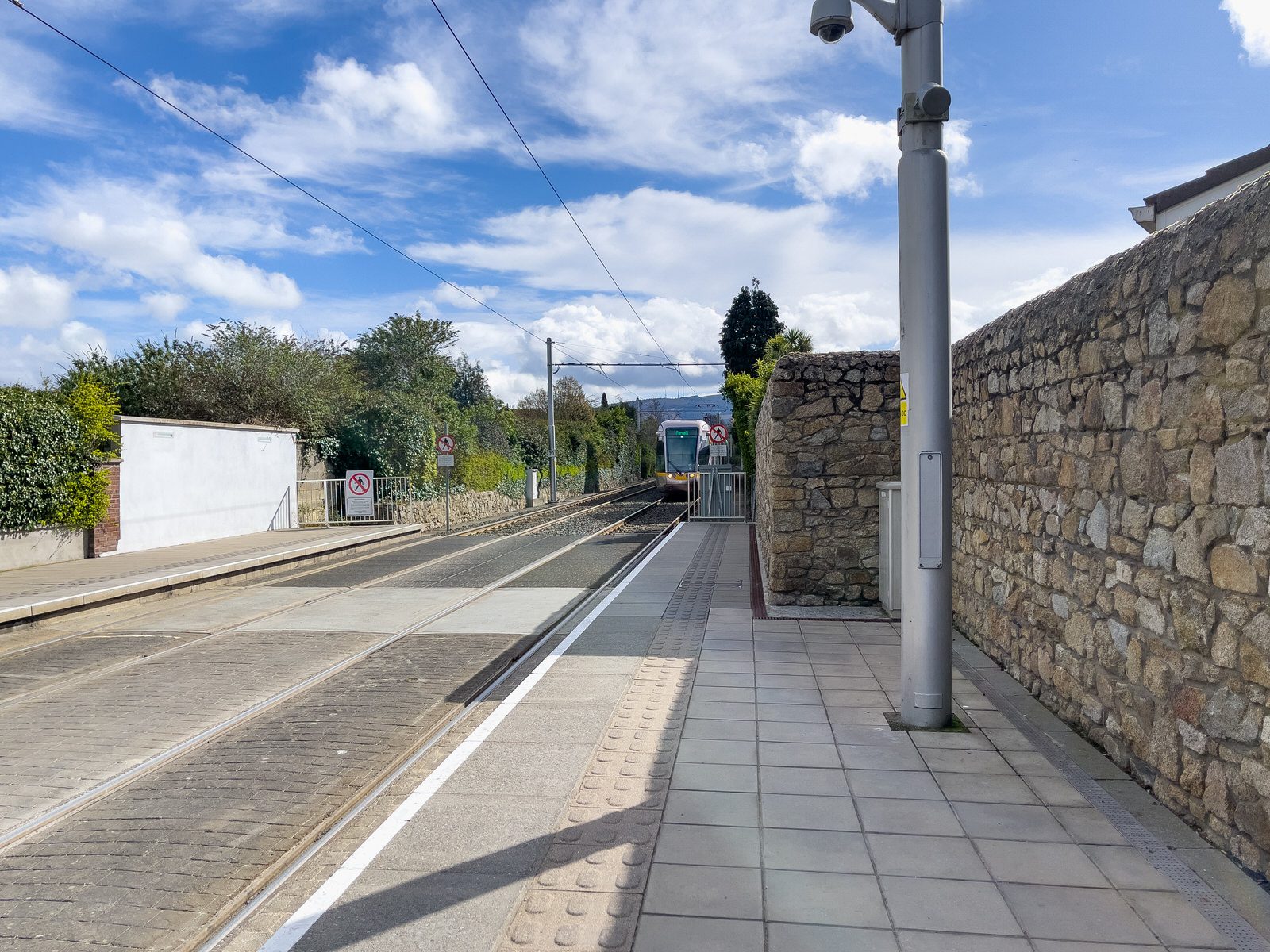 THE LUAS TRAM STOP AT WINDY ARBOUR AND THE IMMEDIATE AREA 035