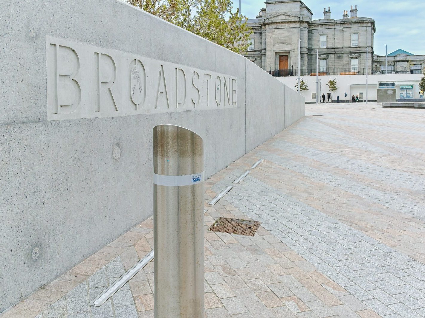 LUAS TRAM STOP AT BROADSTONE AND THE ENTRANCE TO GRANGEGORMAN UNIVERSITY CAMPUS 001