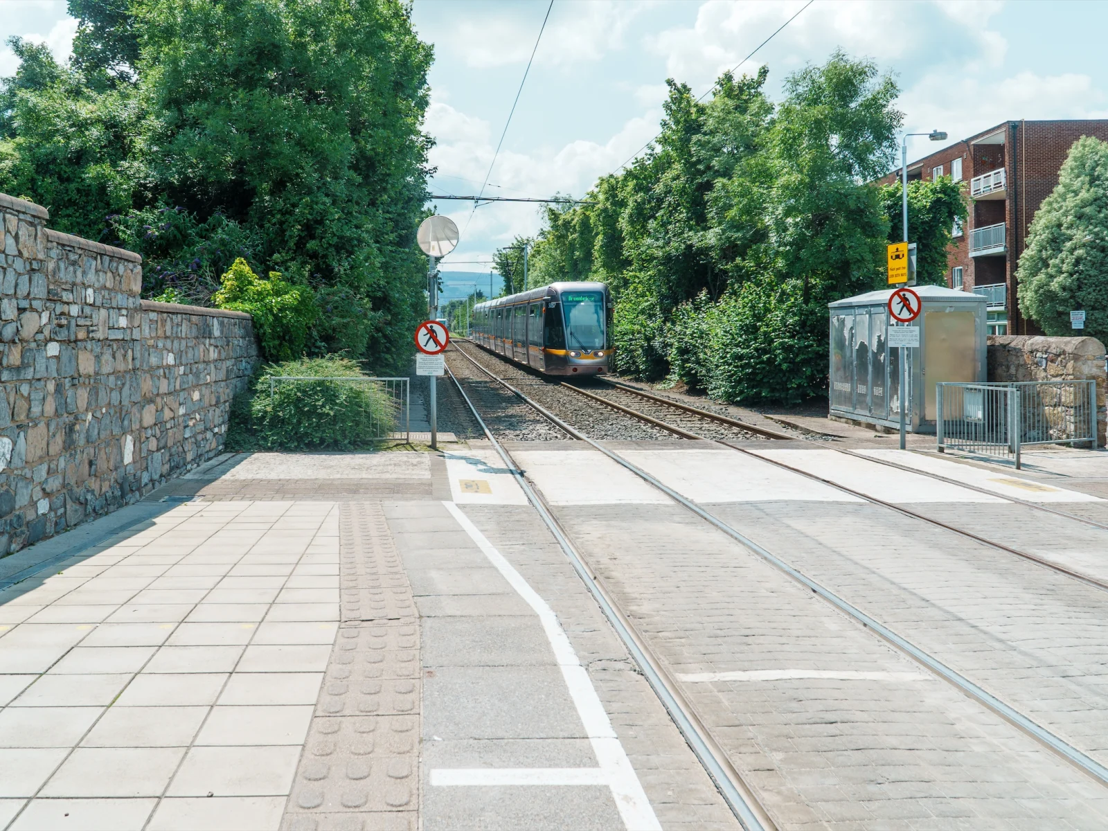 MILLTOWN LUAS TRAM STOP AND NEARBY [25 JULY 2023] 006