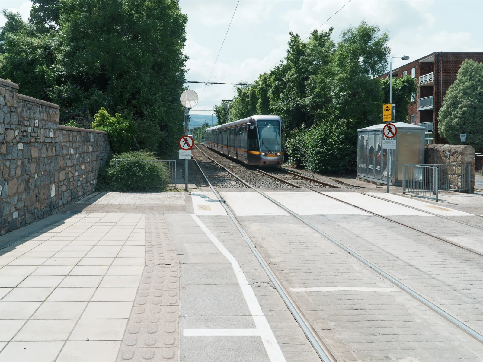 MILLTOWN LUAS TRAM STOP AND NEARBY [25 JULY 2023] 004
