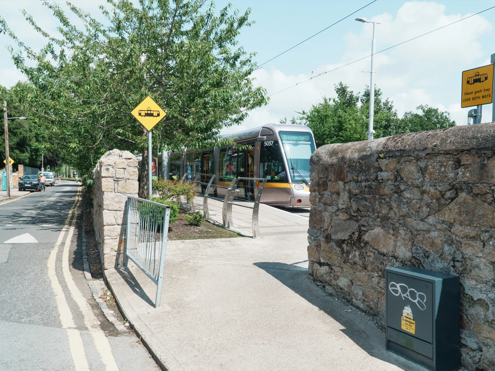 MILLTOWN LUAS TRAM STOP AND NEARBY [25 JULY 2023] 008