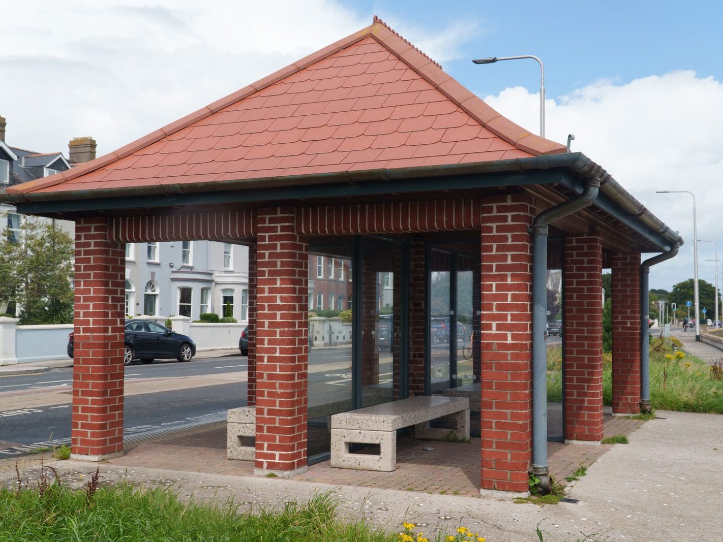 BUS SHELTER 1725 AT DOYLE'S LANE [CLONTARF ROAD AND IT IS THE MOST ATTRACTIVE THAT I HAVE SEEN IN DUBLIN] 005