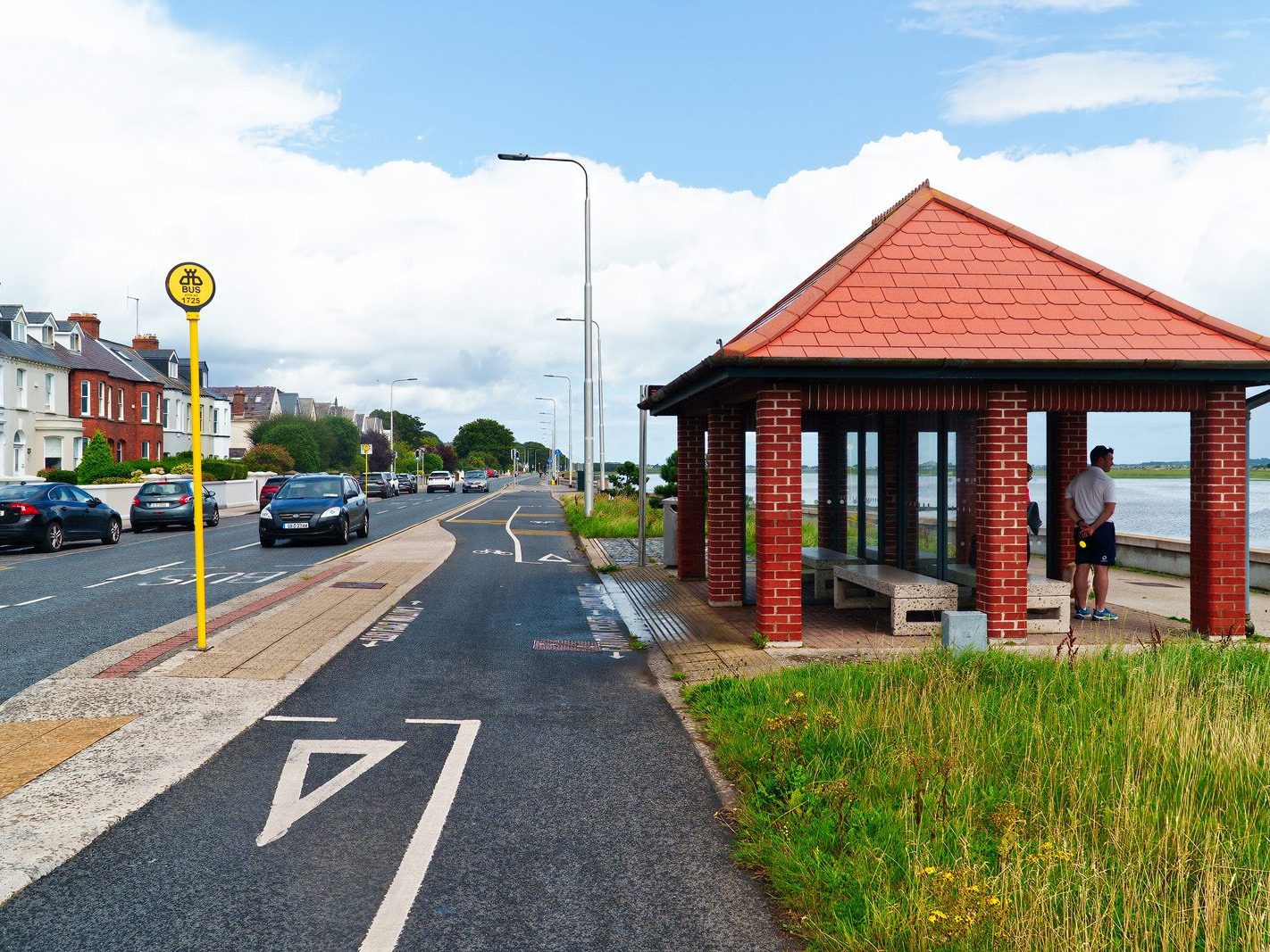 BUS SHELTER 1725 AT DOYLE'S LANE [CLONTARF ROAD AND IT IS THE MOST ATTRACTIVE THAT I HAVE SEEN IN DUBLIN] 009