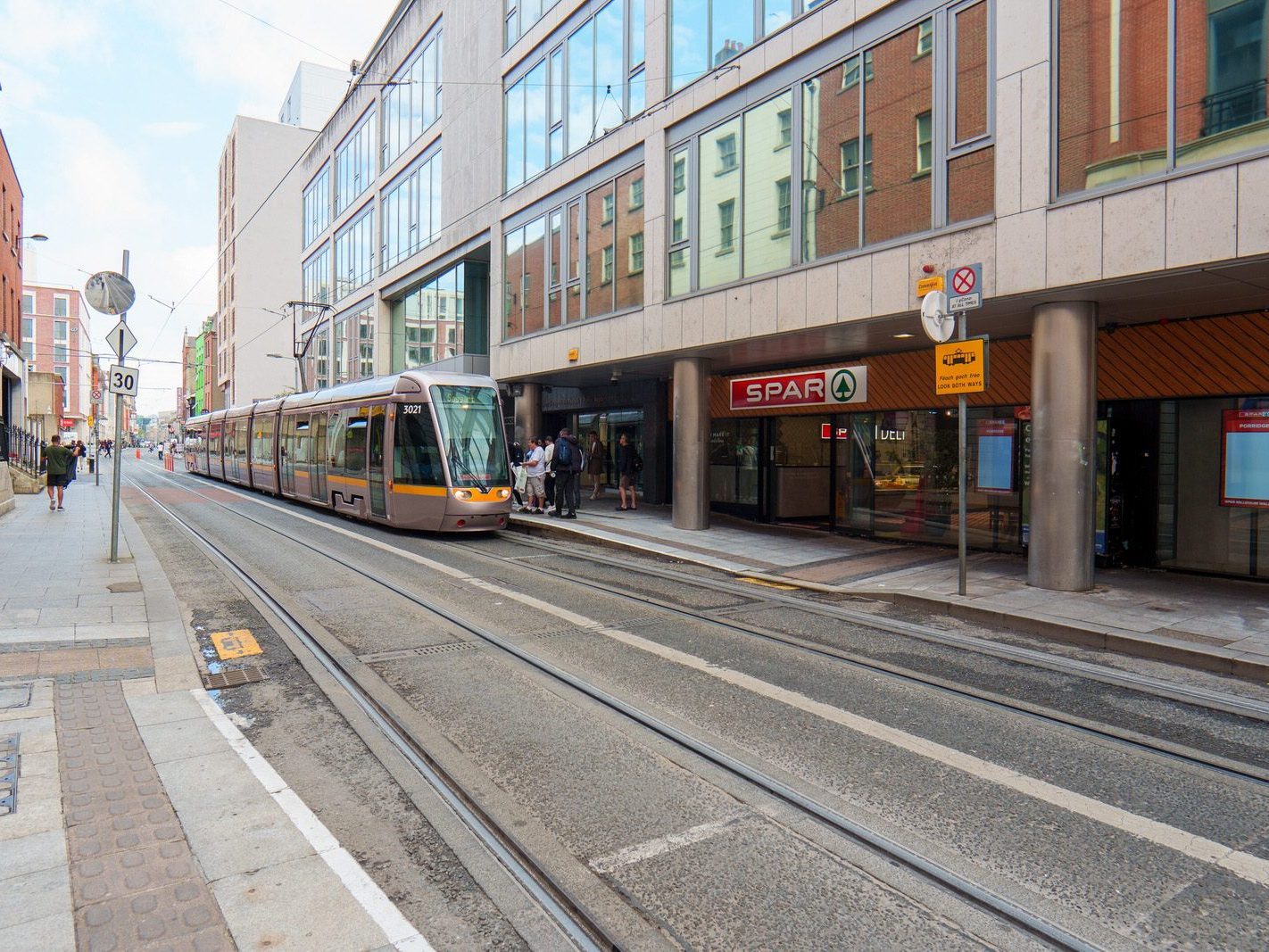 THE LUAS TRAM STOP [KNOWN AS JERVIS EVEN THOUGH IT IS ON UPPER ABBEY STREET] 005