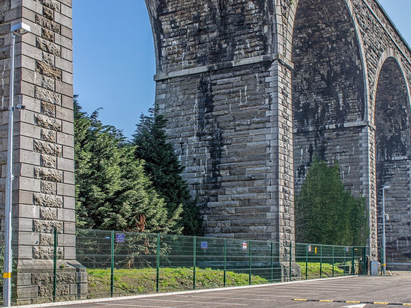 THE BOYNE VIADUCT AS IT WAS IN 2012 [RESTORATION WORK WAS UNDERWAY AT THE TIME]-224197-1