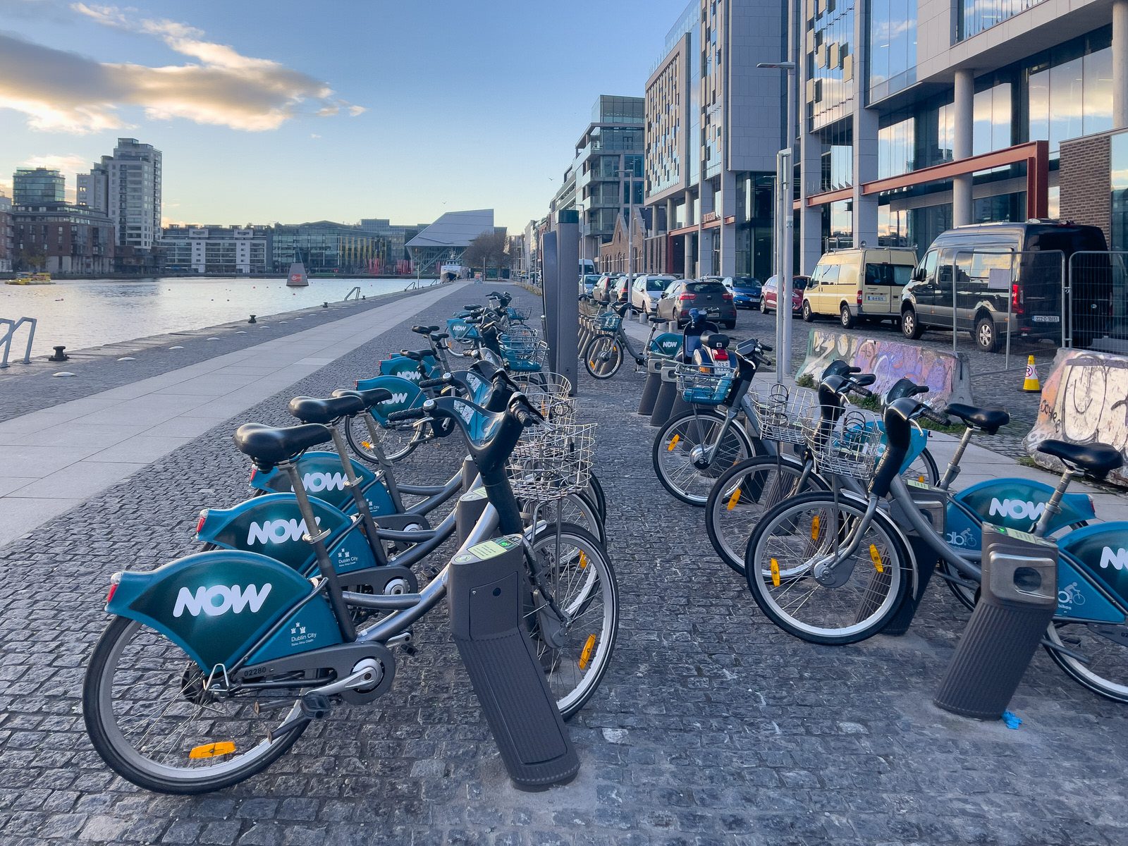 HANOVER QUAY EAST DOCKING STATION 117 AT THE AIRBNB WAREHOUSE HQ BUILDING [THERE IS ANOTHER STATION AROUND THE CORNER ON BENSON STREET]-225479-1